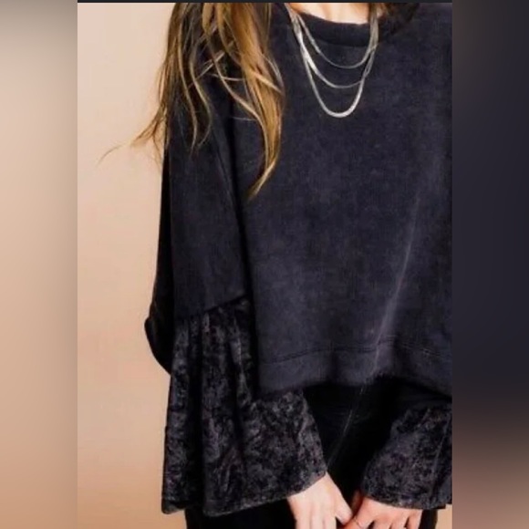 Free People Tops - Free People Glorious Sleeve Sweatshirt size Medium